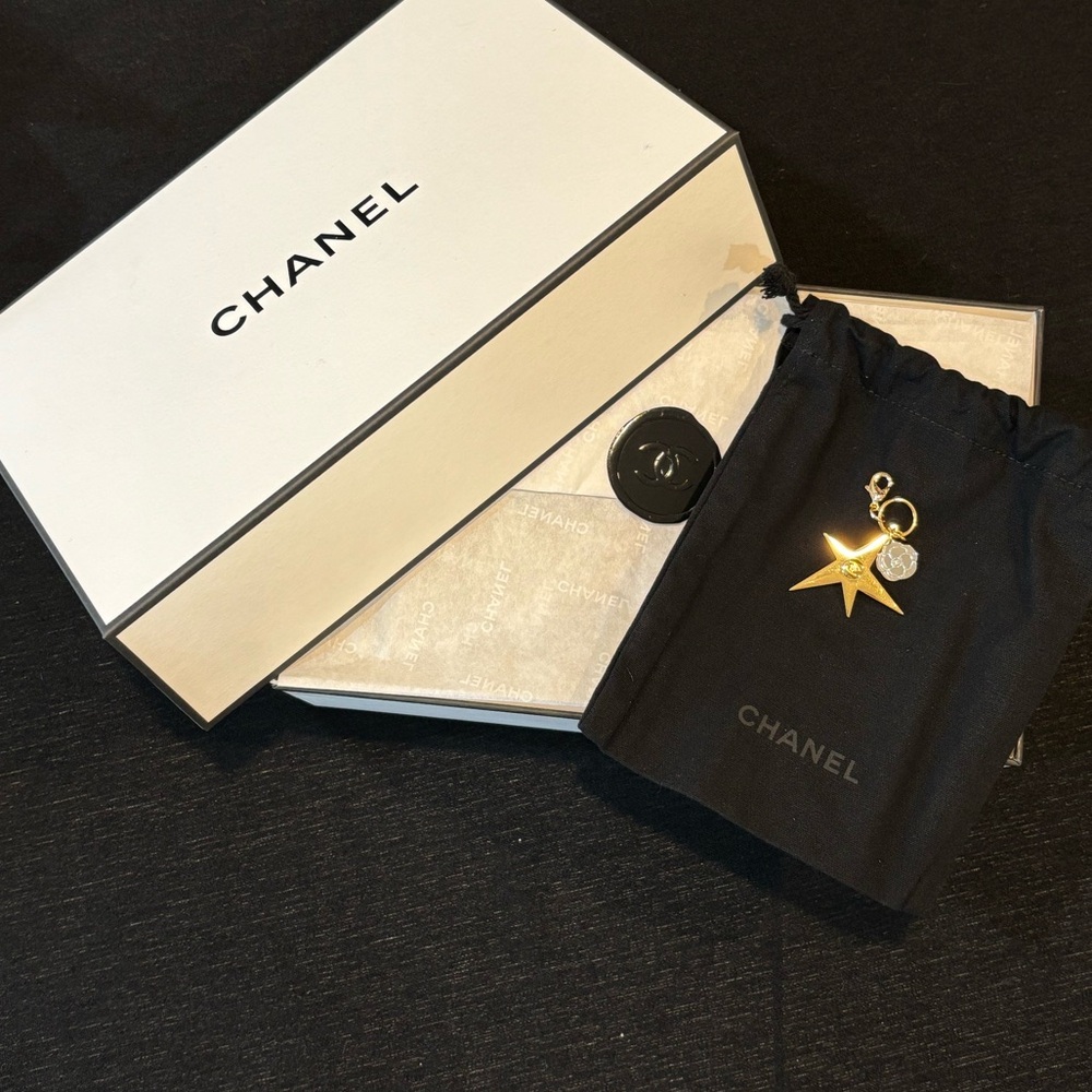 CHANEL 2025 Holiday GWP Gold Star Comet Bag Charm Limited Edition NWT